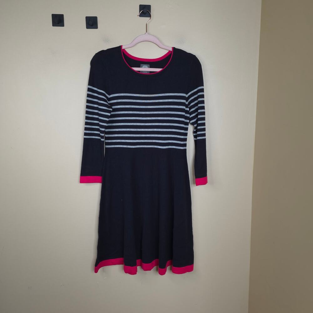 Vince Camuto Long Sleeve Fit and Flare Sweater Dress in Navy Stripe Size S